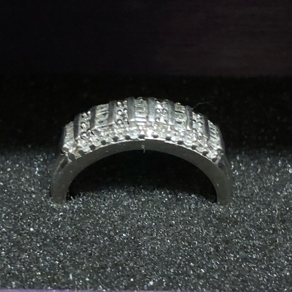 925 Unisex Genuine round and baguette Diamond ring size 6.5 - Picture 3 of 6